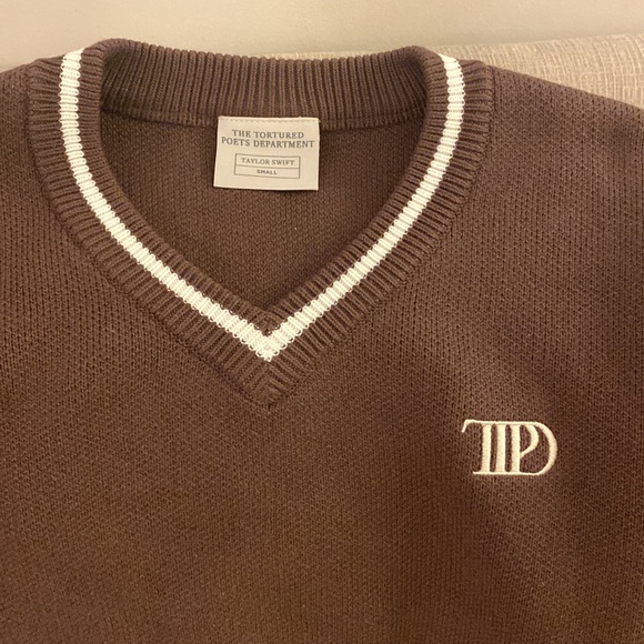TTPD cropped brown v neck sweater small - Picture 3 of 3
